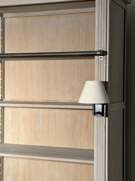 Armario biblioteca Charrell Home Interiors con escalera – 240 x 206 x 47 cm – Vitrinas (photo 4 of 5)