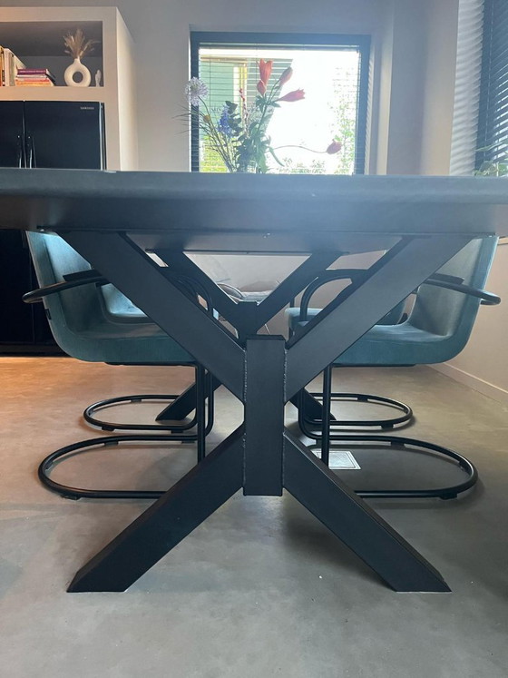 Tafel met metalen x-poot en Fenix NTM kwaliteitsblad – Eettafels (photo 5 of 7)