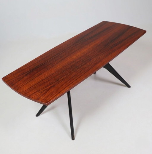 Vintage skandinavischer Teak-Couchtisch mit schwarzen Beinen - 142 cm - 1960er Jahre