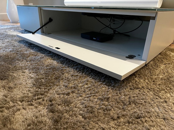 Image 1 of Mobile TV, elegante mobile TV Pass di Molteni & C – Finitura minimalista e di alta qualità