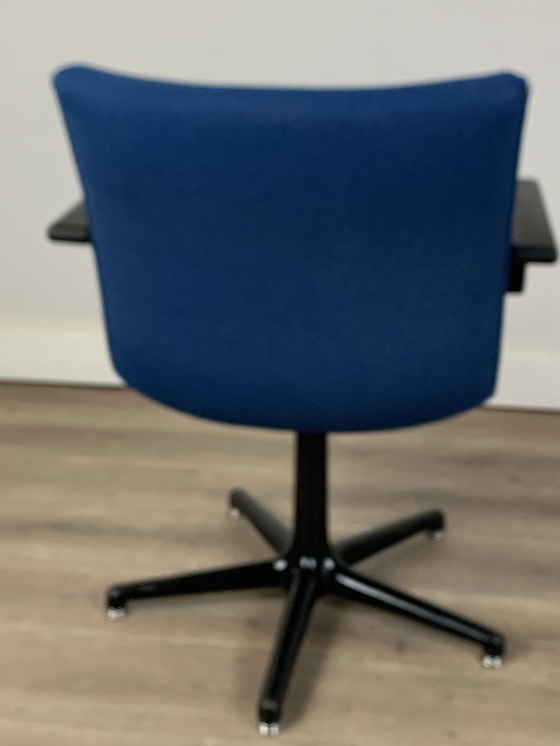 Artifort office chair