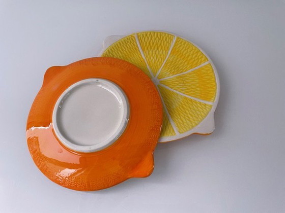 Image 1 of Assiettes en céramique ensoleillées sur le thème des agrumes - de joyeux accroche-regards !