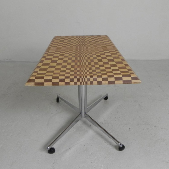 Image 1 of Salontafel opgebouwd uit honderden blokjes hout in een psychedelisch patroon, jaren 90