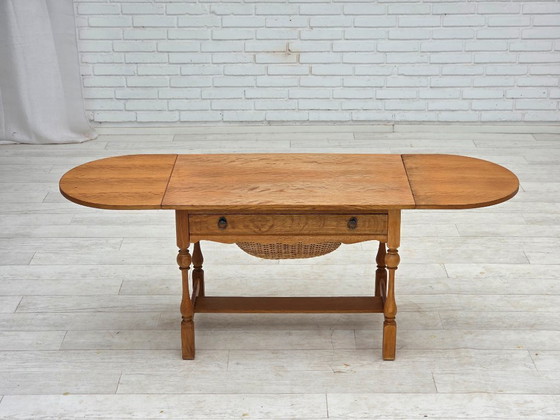 Image 1 of Años 70, mesa de centro danesa plegable, madera de roble, ratán, estado original.