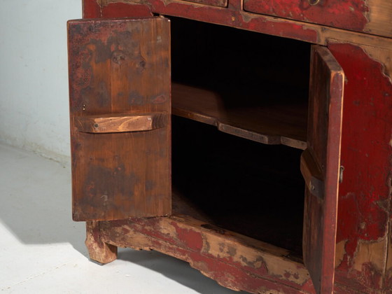 Antikes Sideboard aus Kiefernholz mit originaler roter Farbe – China, circa 1920 – Buffetschränke, Rustic (photo 40 of 40)