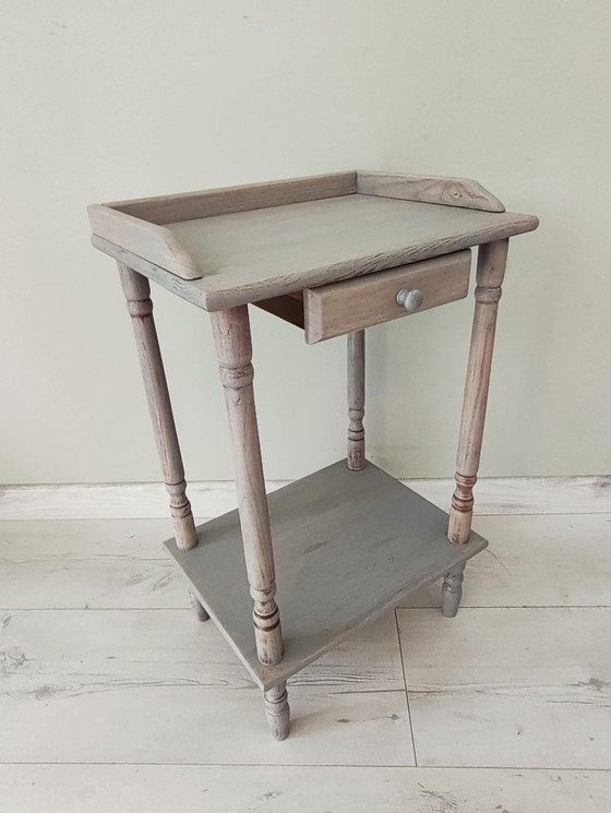 Image 1 of Tavolino laterale in legno massello