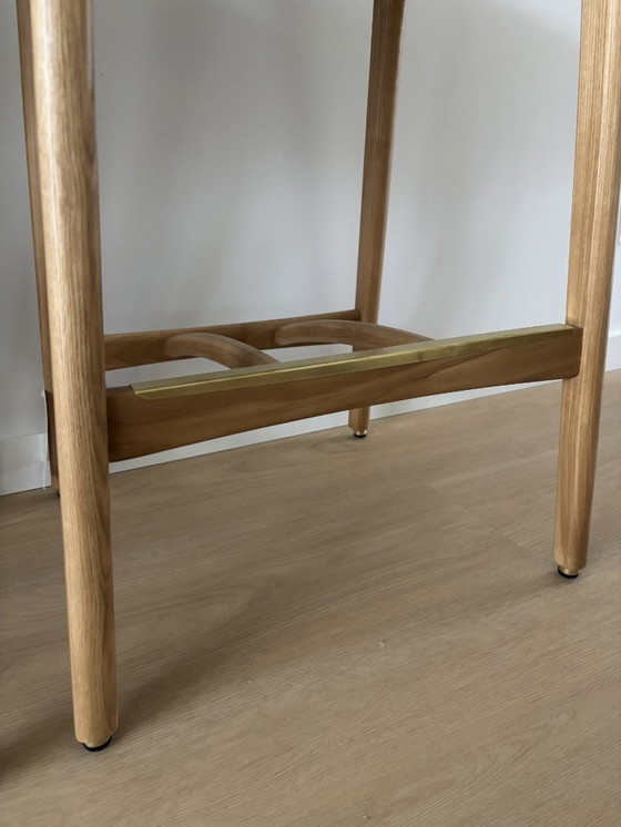 Image 1 of 2x Sgabelli da bar del marchio 366 Concept – Legno di frassino + seduta in bouclé azzurro – Nuovi