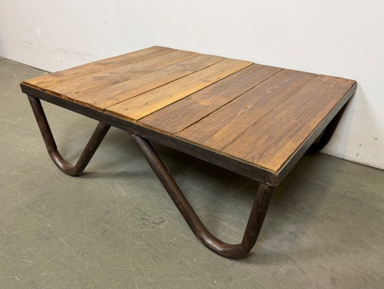 Image 1 of Tavolino da caffè industriale, anni '60