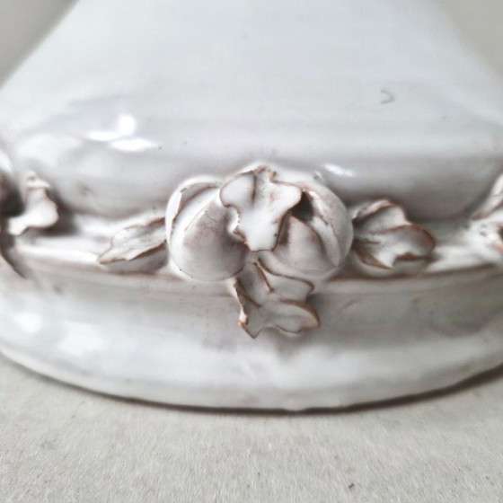 Image 1 of Vintage Italiaanse keramische lamp uit de jaren 50 met bloemversiering.