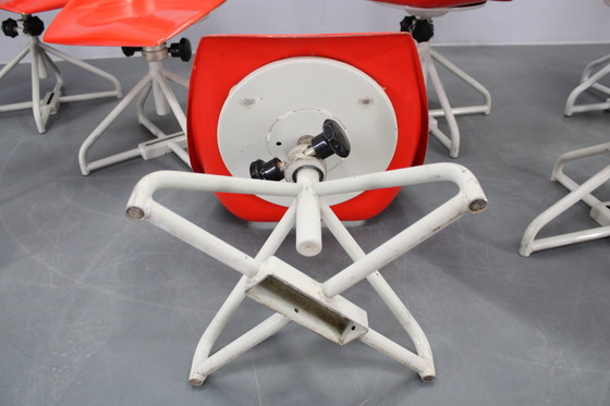 Image 1 of 1960er Jahre Miroslav Navratil Satz von acht Stühlen aus Fiberglas für Vertex, Tschechoslowakei