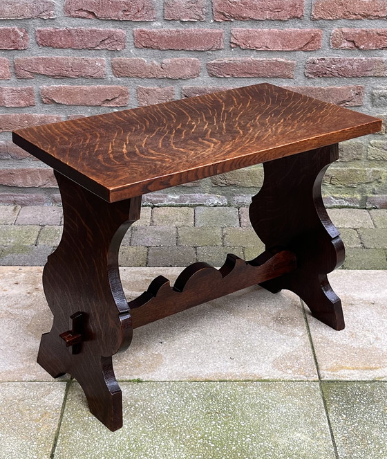 Image 1 of Table d'appoint de l'école d'Amsterdam | Chêne massif | 1920-1940 | Unique Craftsmanship