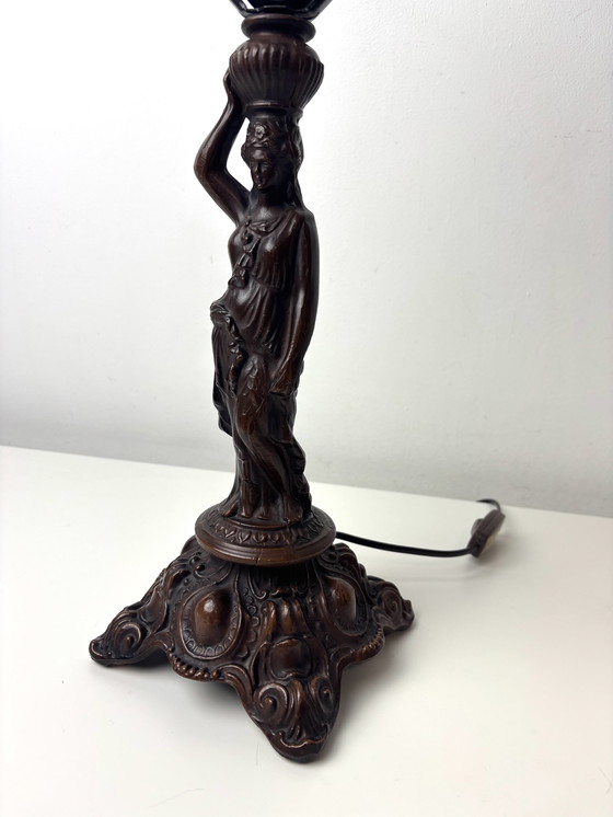 Image 1 of Lampe de table Art Déco style Tiffany, statue de femme