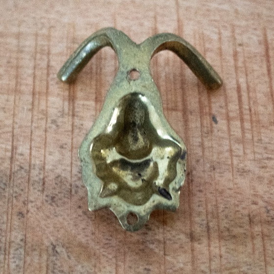 Image 1 of Set di 2 appendiabiti decorativi vintage in ottone con testa di leone
