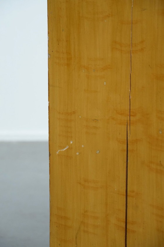 Image 1 of Antico comodino/tavolino da ingresso in legno a 1 anta con piano in marmo chiaro