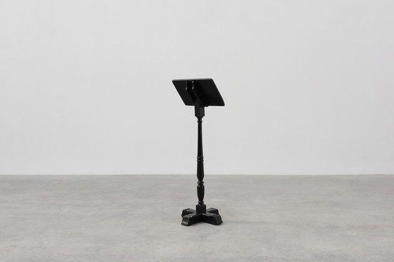 Image 1 of Französisches rustikales schwarzes Bücherregal aus Massivholz, ca. 1850