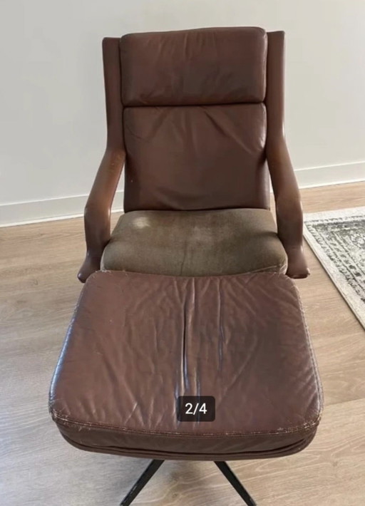 Fauteuil Met Voetenbank Artifort Geoffrey Harcou – Leather, Textile (photo 2 of 5)