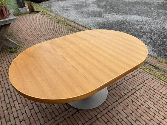 Image 1 of Mesa de diseño Arco extensible.