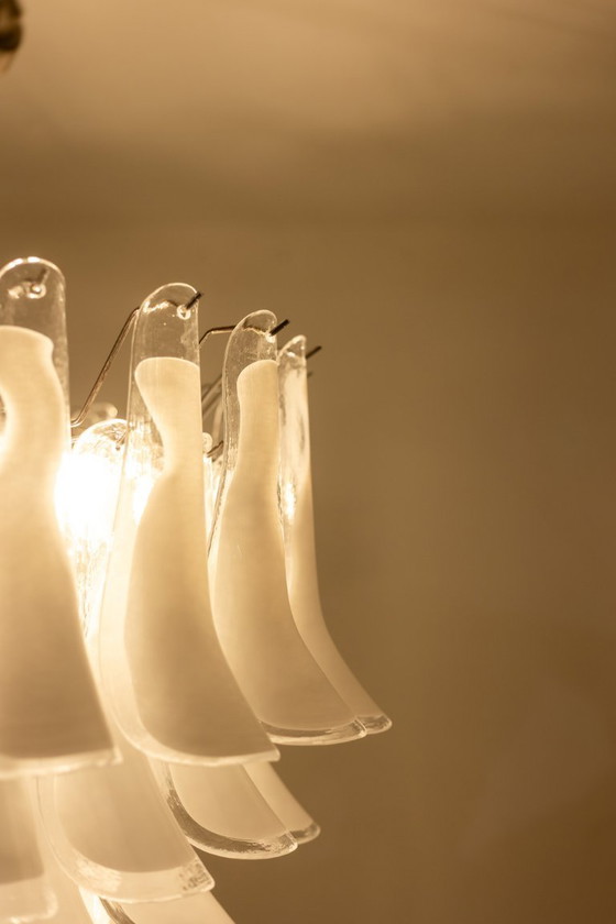 Image 1 of Lampadario in vetro di Murano bianco e traslucido. Contemporaneo