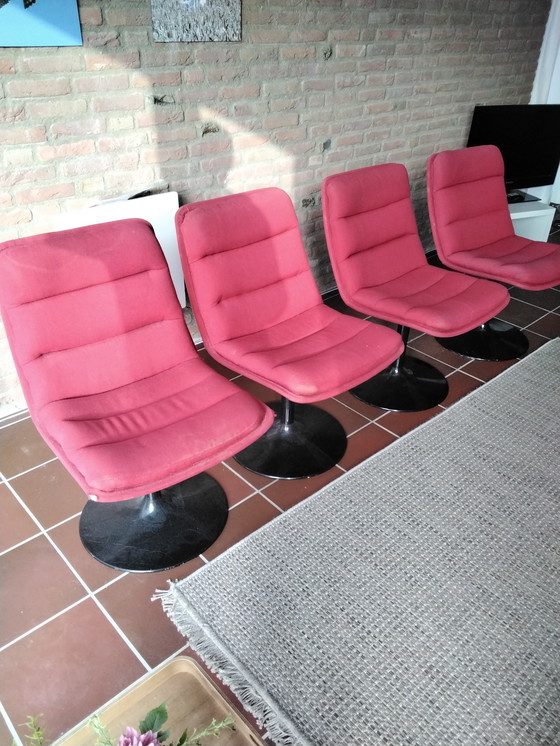 Image 1 of Artifort tafelfauteuilles 