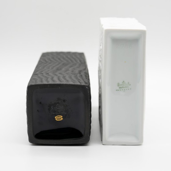 Image 1 of Martin Freyer Rosenthal Bisque Porcelaine Noire & Witte Vaas Duo OP-ART Reliëf