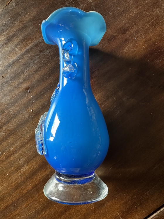 Image 1 of Vase in Pontil glass - Blue - White - Floral decoration and handles - Handmade H 17 cm