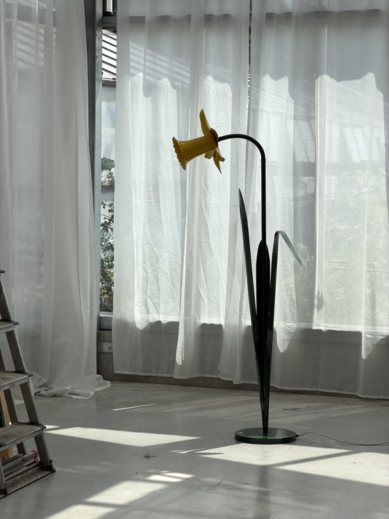Image 1 of Mike Bliss Daffodil Pop Art Collectible Floorlamp for Bliss Flights of Fancy, Ltd. from the early 80s