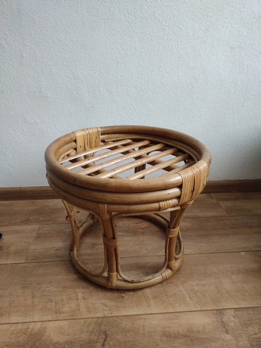 Taburete de ratán y bambú, mesa auxiliar, mesa pequeña
