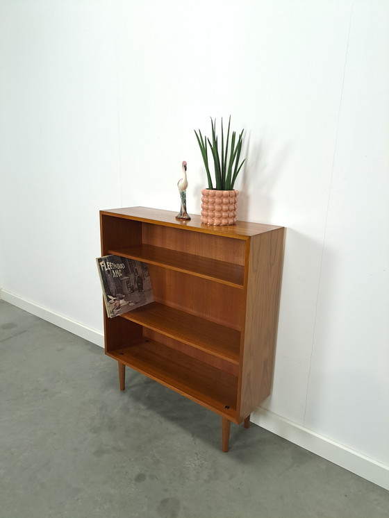 Image 1 of Bibliothèque en placage de noyer LP Cupboard With Shelves No. 2