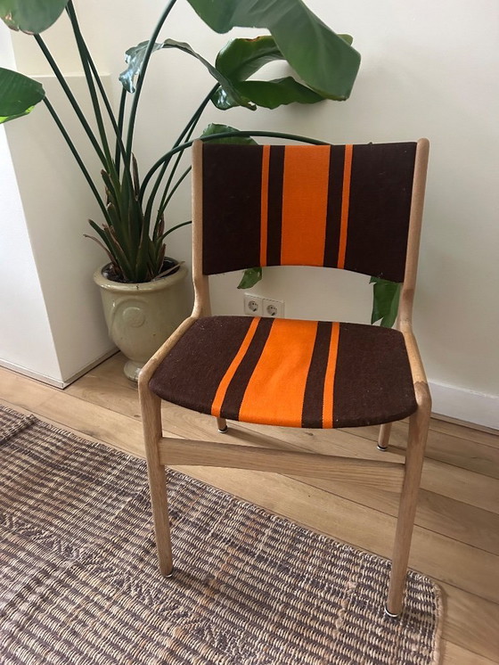 Image 1 of 4 sedie da pranzo Erik Buch arancioni/marroni con base in rovere chiaro