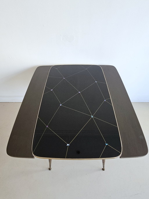 Vintage 1950s dining table, table can be extended in width