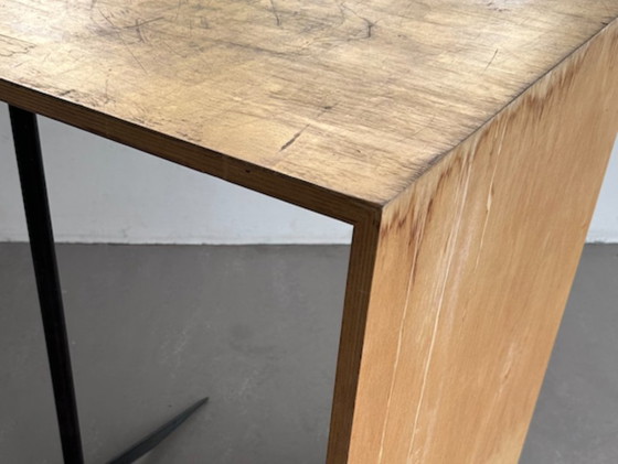 Wooden side table – TijmenPloegDesign, Iron (photo 5 of 5)