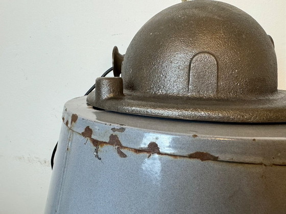 Image 1 of Grande lampada a sospensione industriale in ghisa e smalto grigio, anni '60