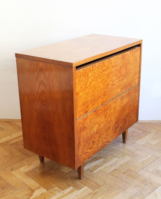 Image 1 of Commode en noyer des années 1950