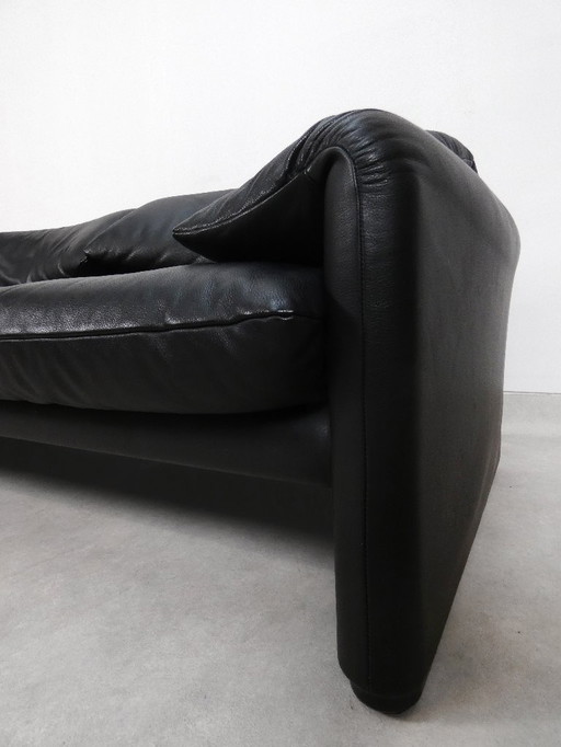 Cassina Maralunga 2.5 seater - black leather