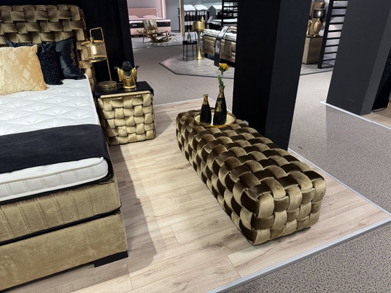 Image 1 of Serta Luxury Chess boxspring