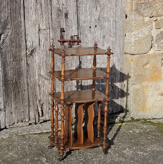 Image 1 of Französisches antikes mobiles Holzregal auf Rollen – viktorianische Konsole – Musikregal – 1920er Jahre
