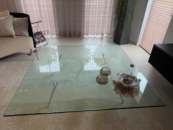 Maupurtus Coffee Table 160x160 – Maupertuis, Glass, Metal (photo 2 of 5)