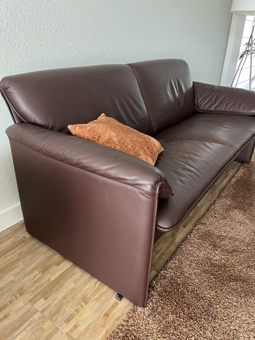 2 Leolux 2.5-seater benches