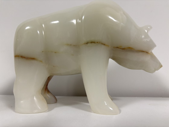 Image 1 of handgeslepen ónix beeldhouwwerk ijsbeer