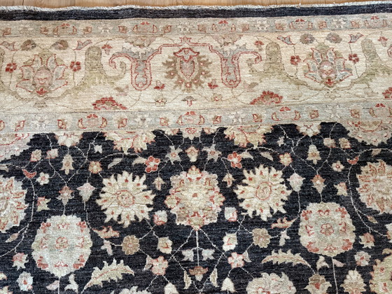 Image 1 of Grande tappeto annodato a mano in un tranquillo stile Ziegler