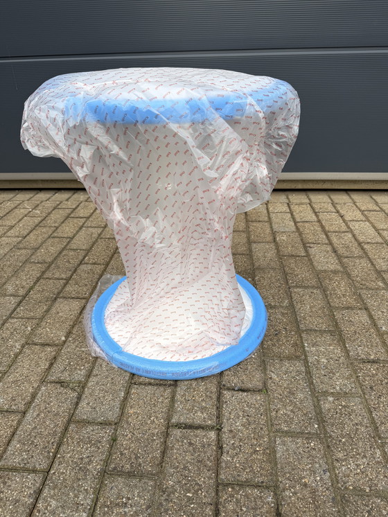 Image 1 of Original Carrara marble round Knoll Tulip dining table (120cm)