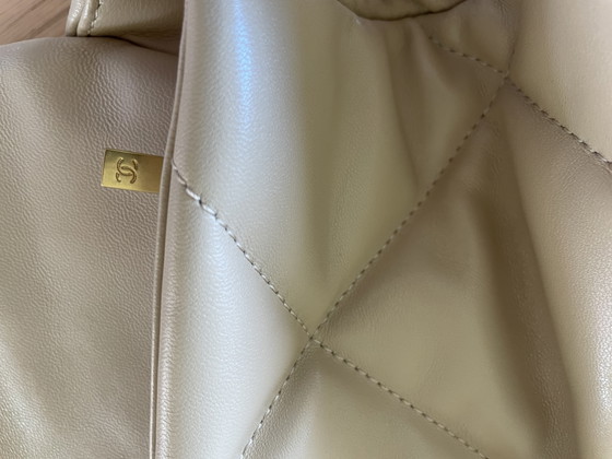 CHANEL 19, small beige – Borse a tracolla, Metallo (photo 8 of 13)
