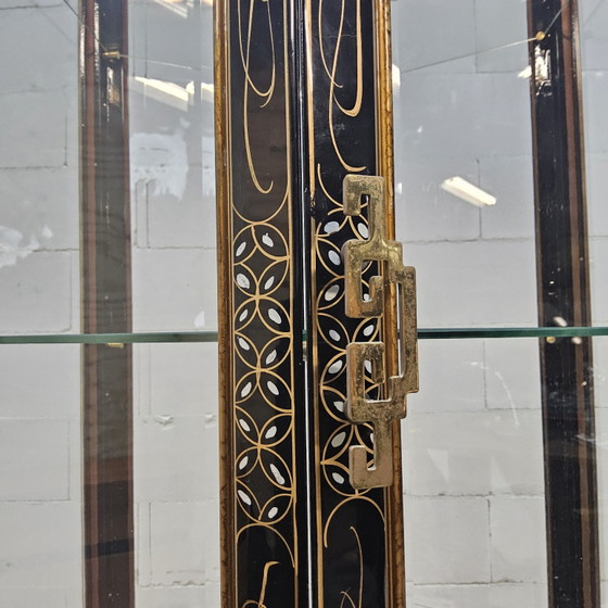 Image 1 of Vitrina china con techo de pagoda e iluminación (vitrina asiática, oriental, vitrina bohemia)