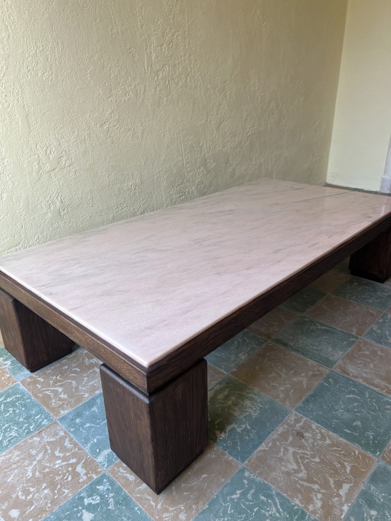 Image 1 of Salon Tafel Brutalismus Zartrosa Marmor Walnussfarbenes Holz