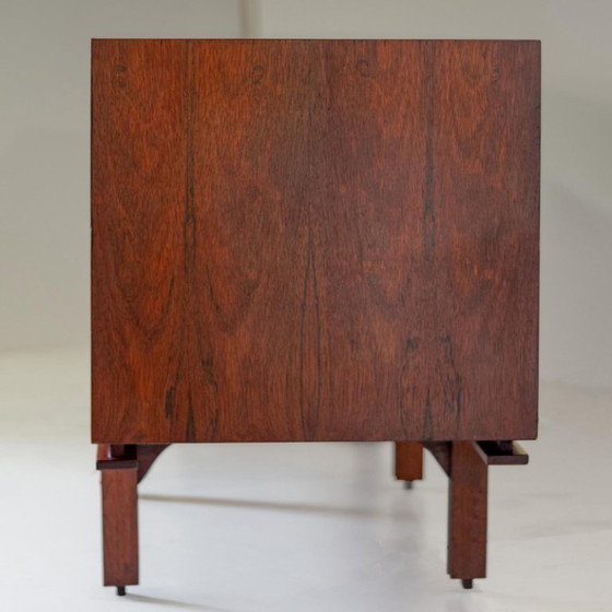 Image 1 of 1 aparador italiano moderno Frattini para Bernini, años 50, con puertas corredizas de madera.