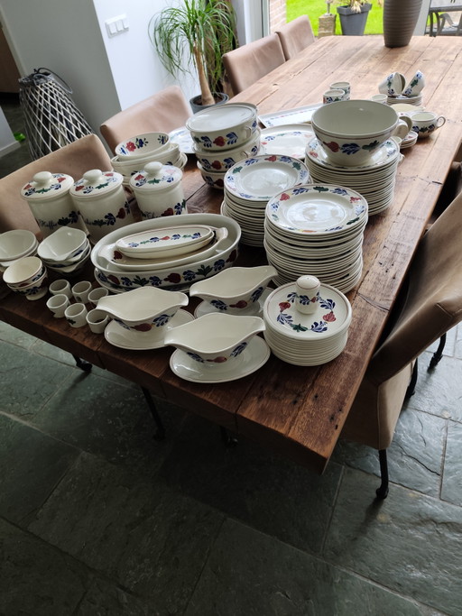 Extensive Boerenbont Dinnerware: Plates, Bowls, Cups & More – servies, Ceramic (photo 2 of 7)