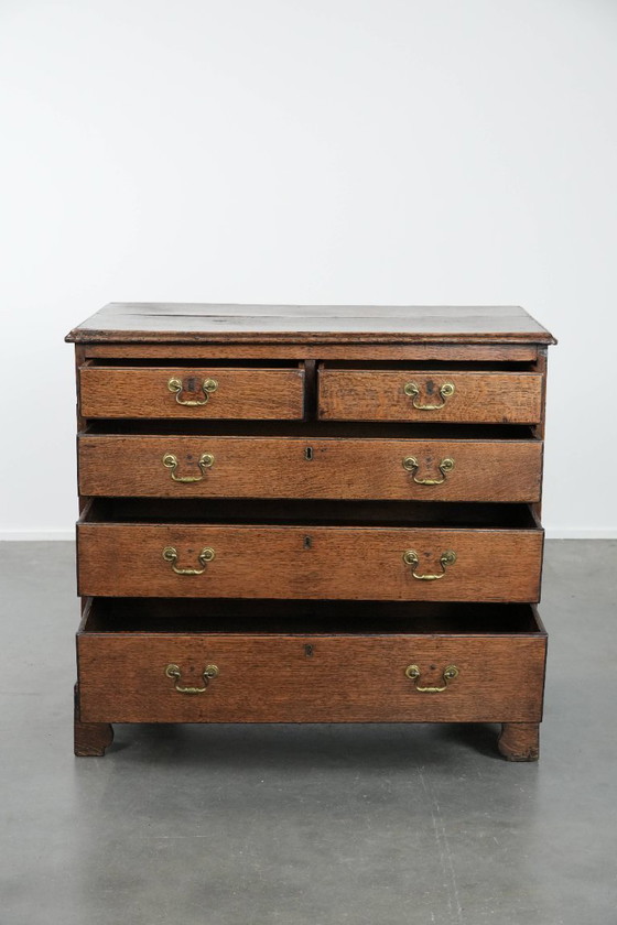 Image 1 of Commode anglaise ancienne en chêne du XVIIIe siècle