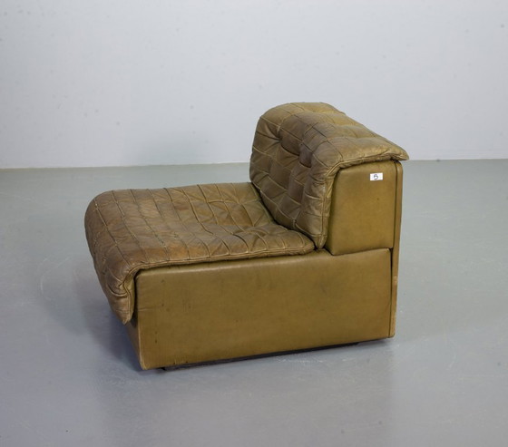 Image 1 of Sofá modular De Sede DS11 de cuero con parches verde oliva, diseño de mediados de siglo, 6 elementos. Suiza, años 70.