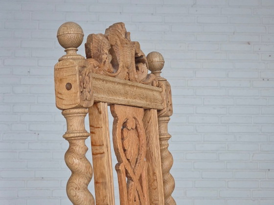 Image 1 of Années 1930, ensemble de 4 chaises de salle à manger danoises, bois de chêne sculpté, cuir d'ameublement.