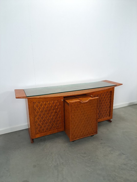 Image 1 of Bar dressoir met uitschuifbare bar en glazen blad